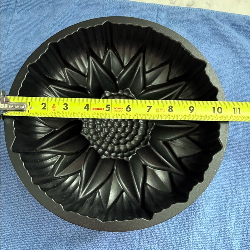 Nordic Williams Sonoma Sunflower Cake Pan  - Home Kitchen - Picture 5 of 5